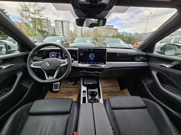 EREL 2.EL'DEN 2024 VW PASSAT VARİANT R-LİNE 1.5 e-TSI 150 PS