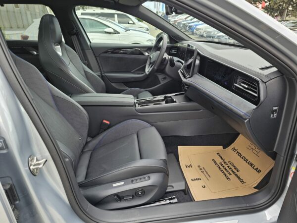 EREL 2.EL'DEN 2024 VW PASSAT VARİANT R-LİNE 1.5 e-TSI 150 PS