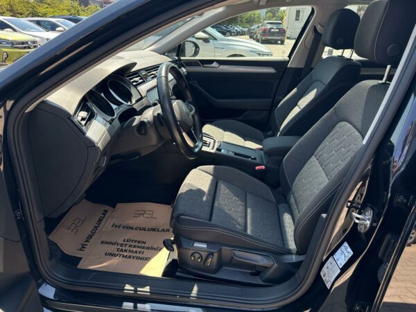2023 VWPASSAT VARİANT 1.5TSI 150PS BUSINES BOYASIZ