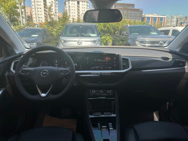 2024 OPEL GRANDLAND 1.2 T ULTİMATE 130 PS BOYASIZ