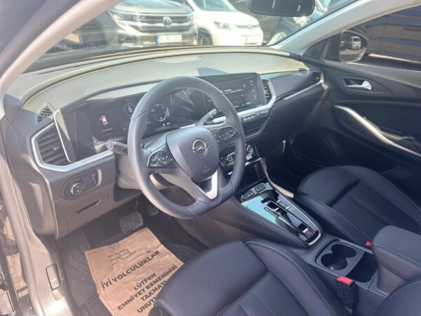 2024 OPEL GRANDLAND 1.2 T ULTİMATE 130 PS BOYASIZ