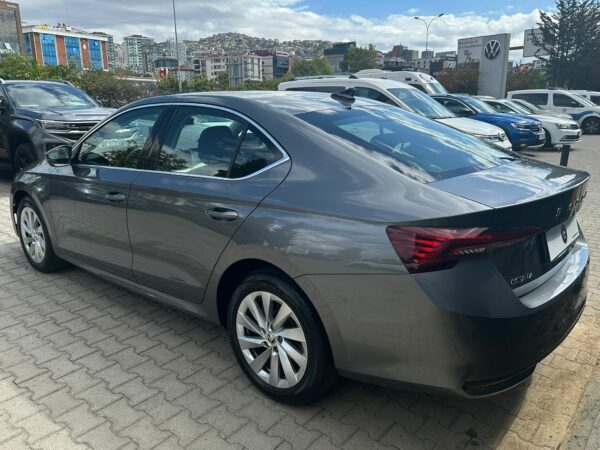 2024 SKODA OCTAVİA 1.5 MHEV 150 PS BOYASIZ