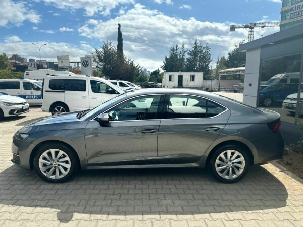 2024 SKODA OCTAVİA 1.5 MHEV 150 PS BOYASIZ