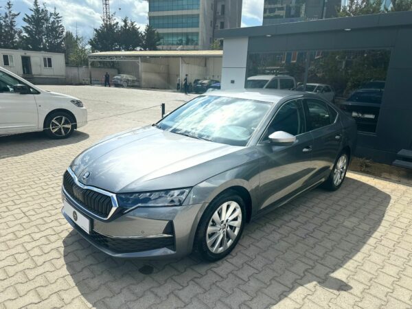 2024 SKODA OCTAVİA 1.5 MHEV 150 PS BOYASIZ