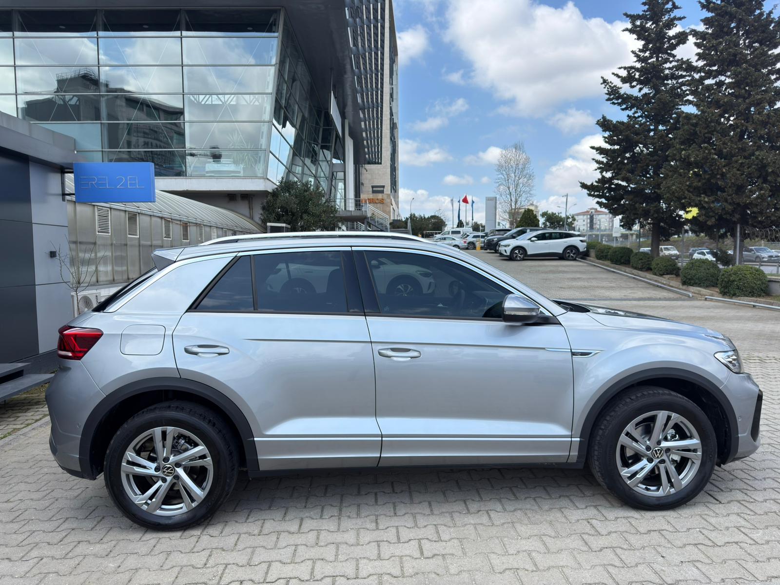 EREL 2.EL'DEN 2025 VW TROC RLİNE 1.5 TSI 150 PS BOYASIZ
