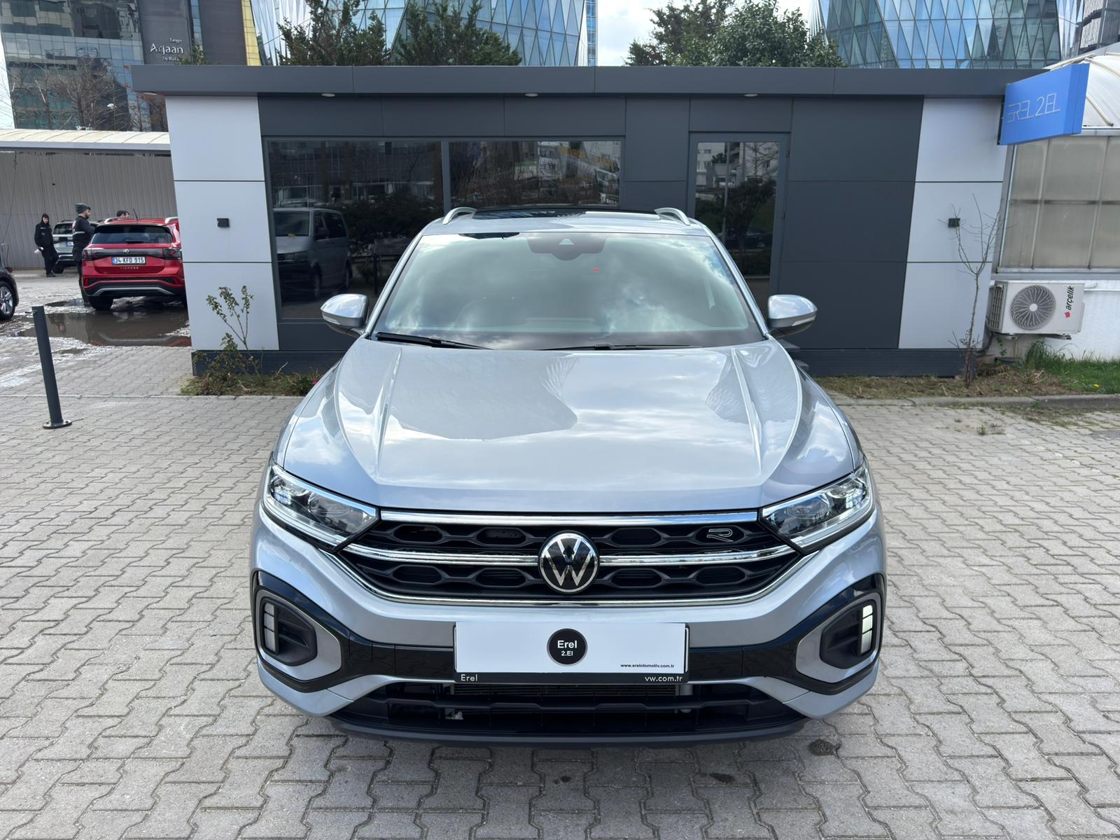 EREL 2.EL'DEN 2025 VW TROC RLİNE 1.5 TSI 150 PS BOYASIZ