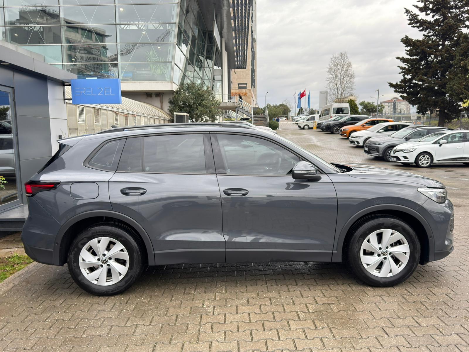 EREL 2.EL'DEN 2024 VW TİGUAN LİFE 1.5 eTSI 150 PS BOYASIZ