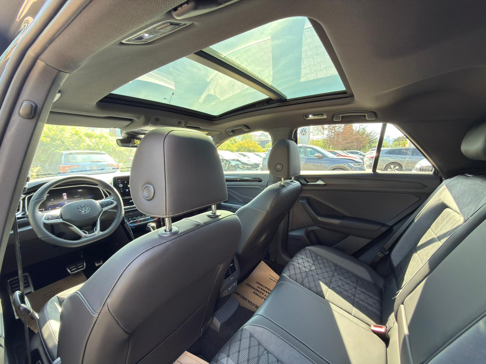 EREL2.EL'DEN 2025 VW TROC 1.5 TSI 150 PS RLİNE BOYASIZ