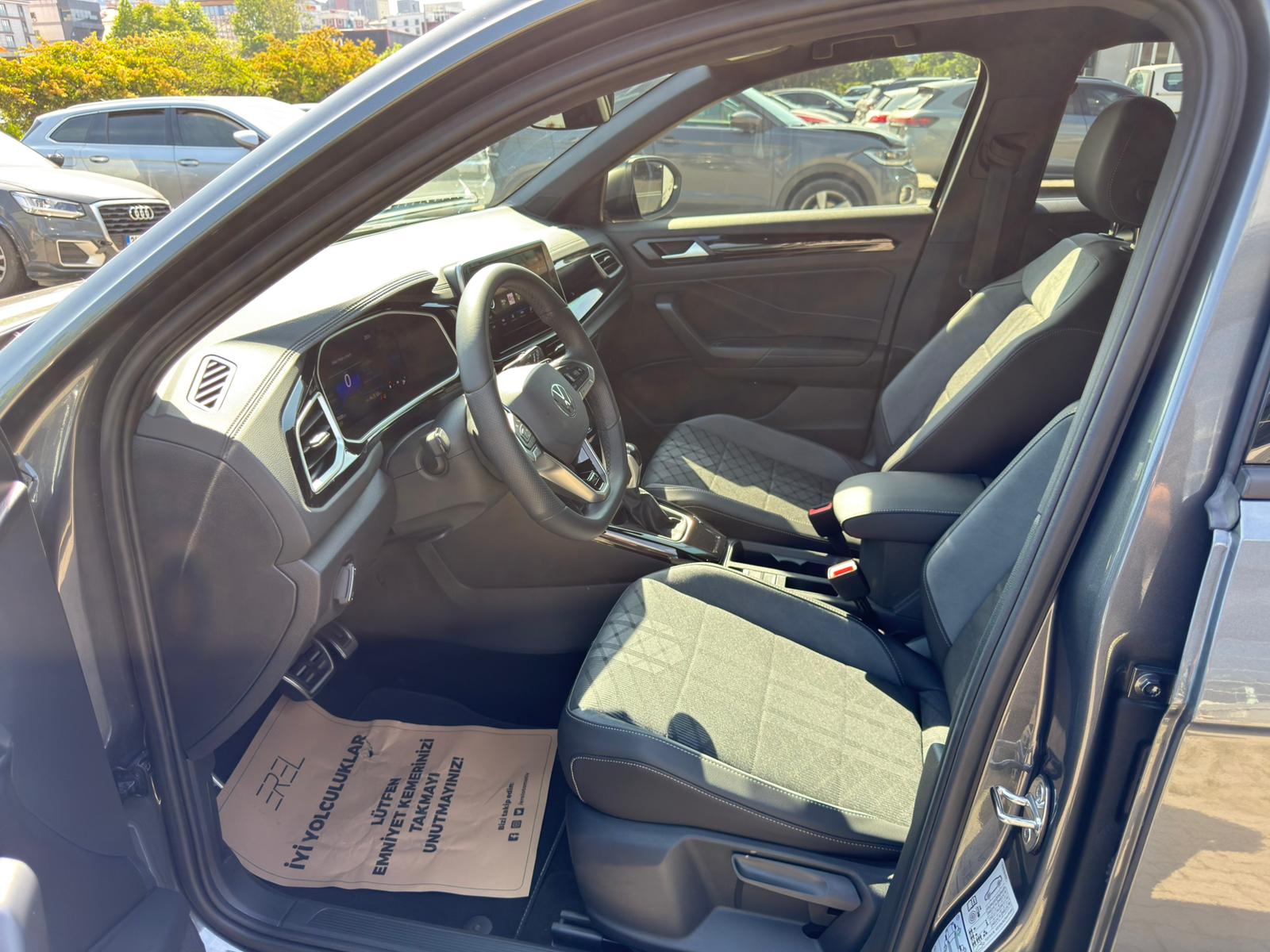 EREL2.EL'DEN 2025 VW TROC 1.5 TSI 150 PS RLİNE BOYASIZ