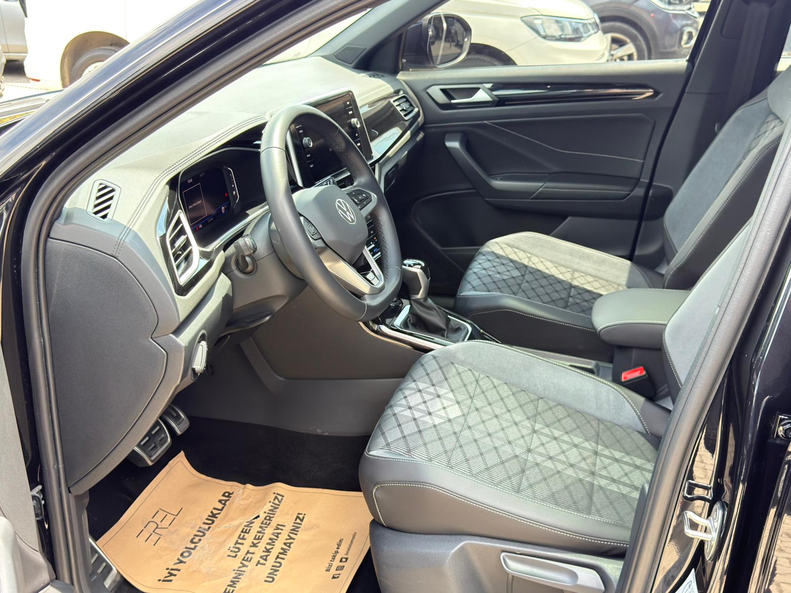 EREL2.EL'DEN 2023 VW TROC 1.5 TSI 150 PS RLİNE BOYASIZ