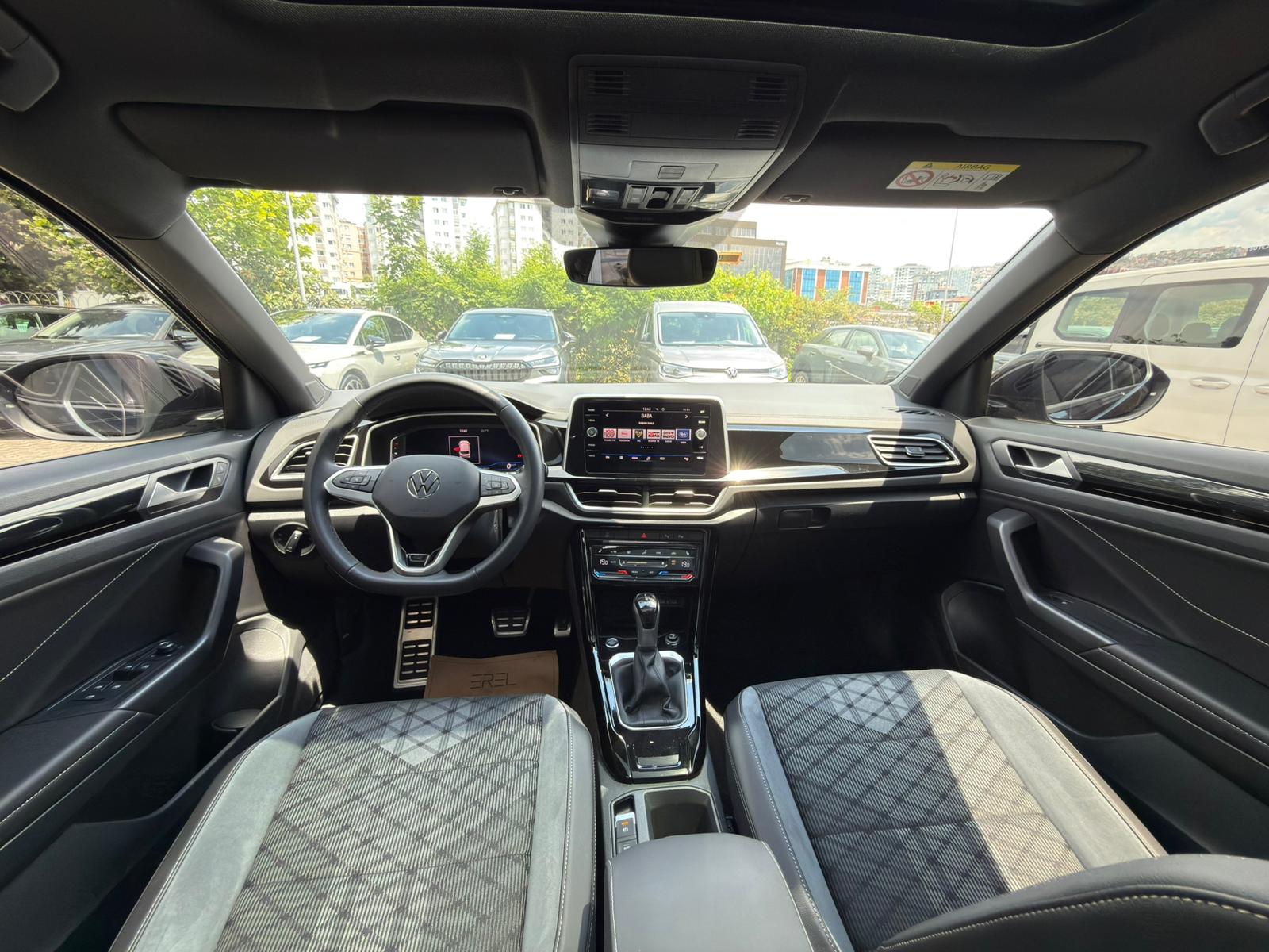 EREL2.EL'DEN 2023 VW TROC 1.5 TSI 150 PS RLİNE BOYASIZ