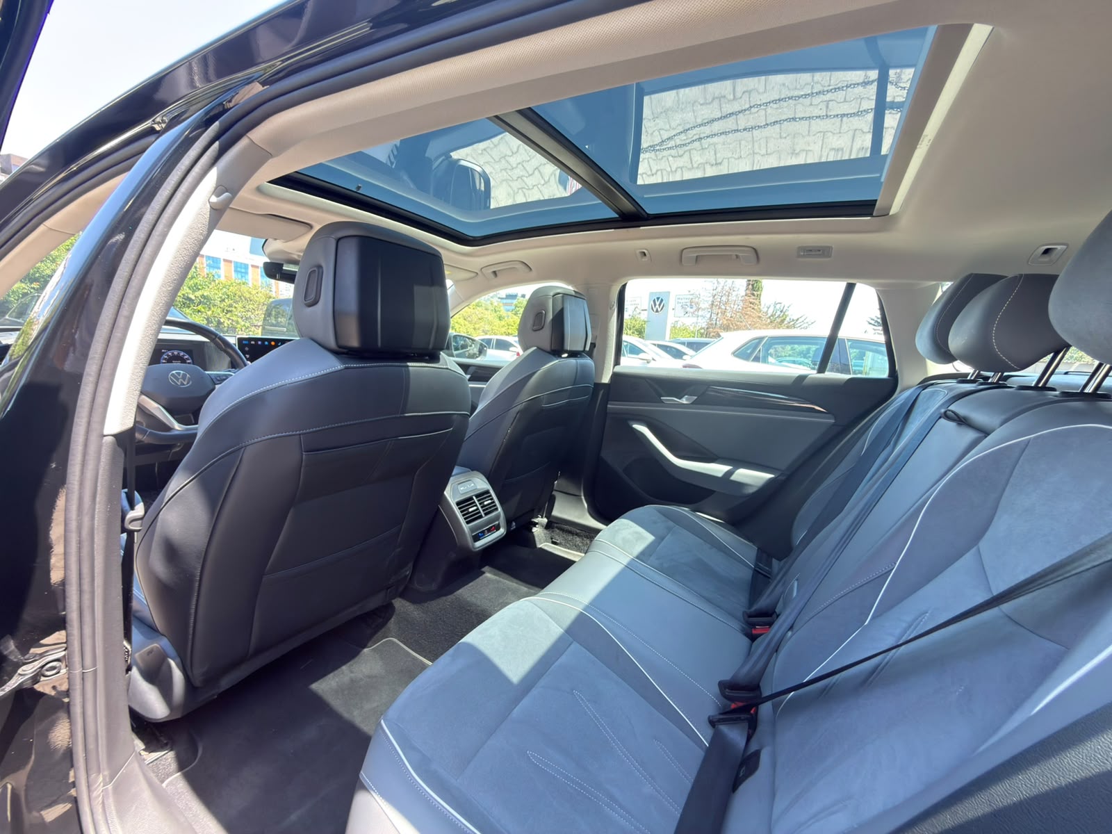 EREL 2.EL'DEN 2024 VW PASSAT VARİANT 1.5 RTSI 150 PS BOYASIZ
