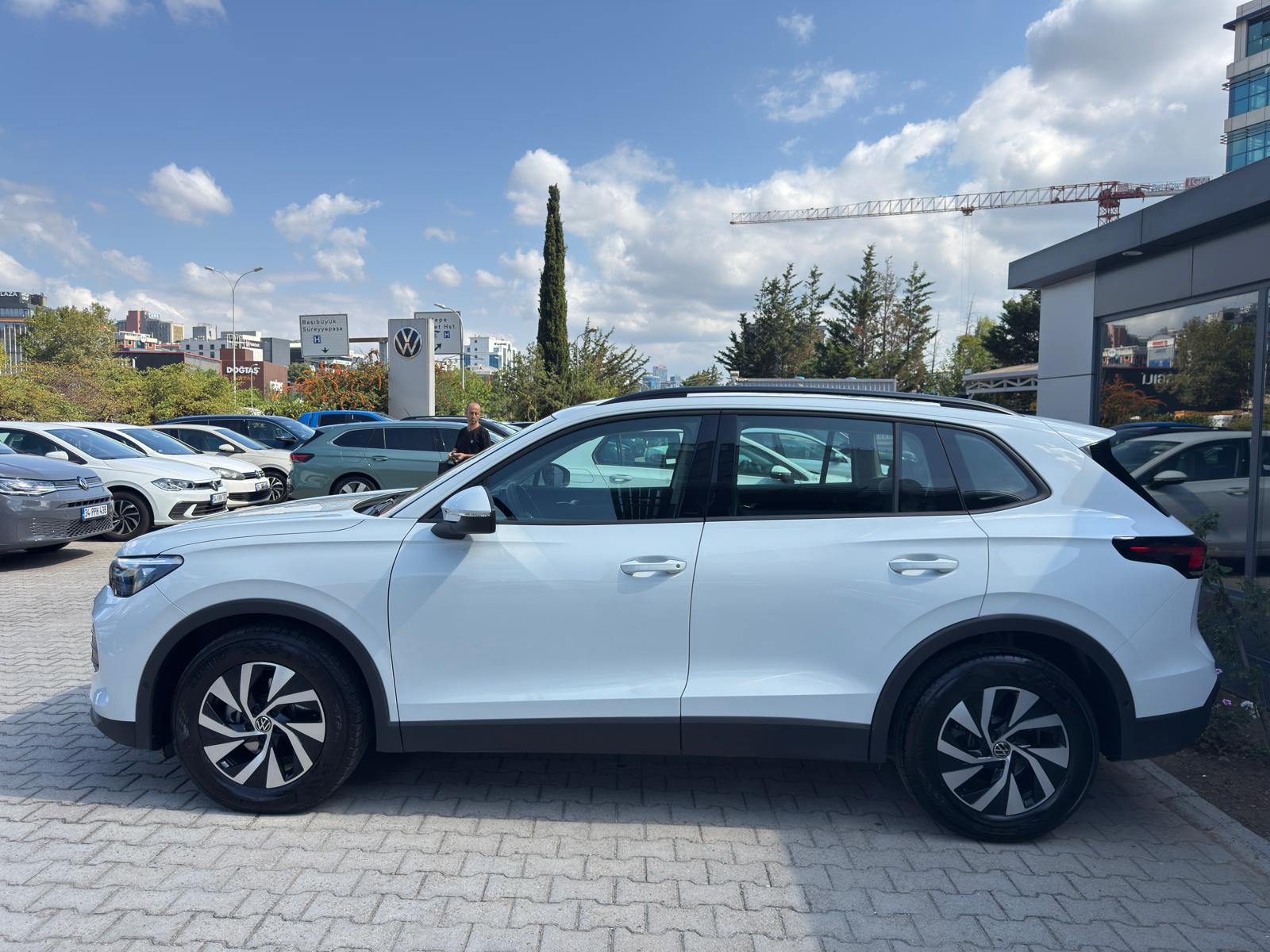 EREL 2.EL'DEN 2024 VW TİGUAN LİFE 1.5 E-TSI 150 PS BOYASIZ