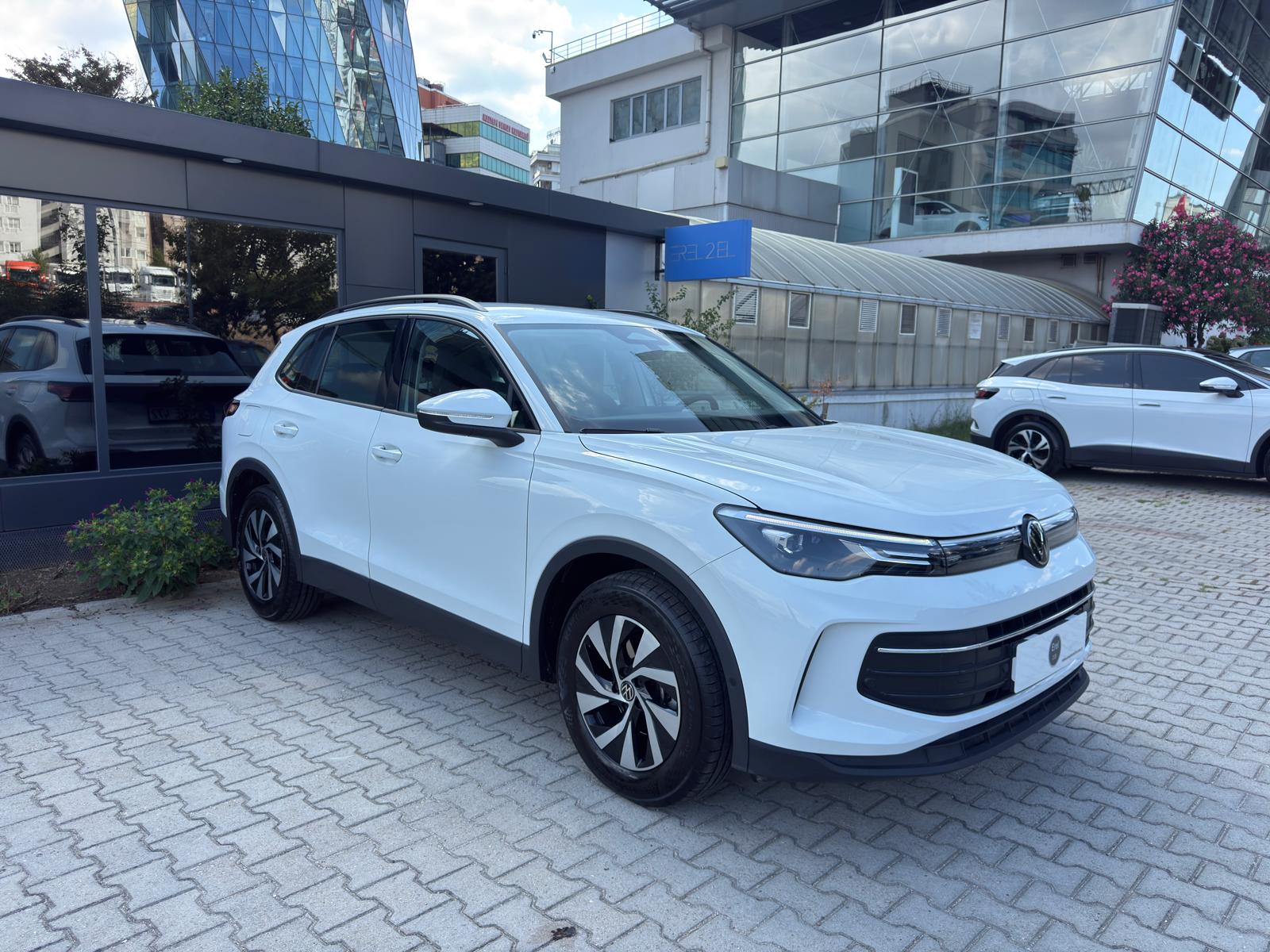 EREL 2.EL'DEN 2024 VW TİGUAN LİFE 1.5 E-TSI 150 PS BOYASIZ
