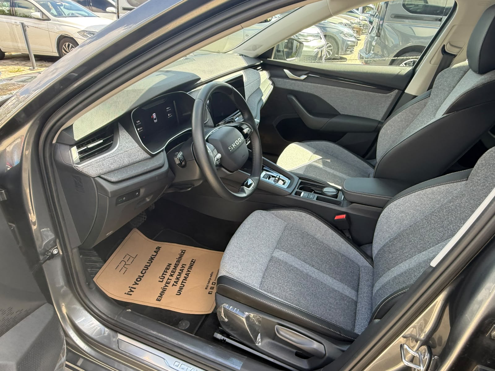 EREL 2.EL'DEN 2025 SKODA OCTAVİA 1.5 MHEV 150 PS BOYASIZ