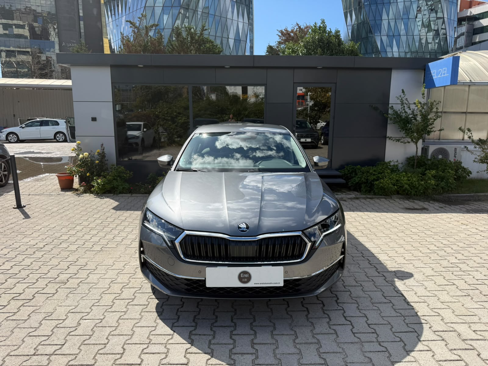 EREL 2.EL'DEN 2025 SKODA OCTAVİA 1.5 MHEV 150 PS BOYASIZ