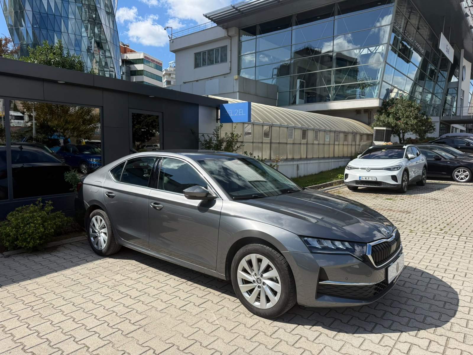 EREL 2.EL'DEN 2025 SKODA OCTAVİA 1.5 MHEV 150 PS BOYASIZ