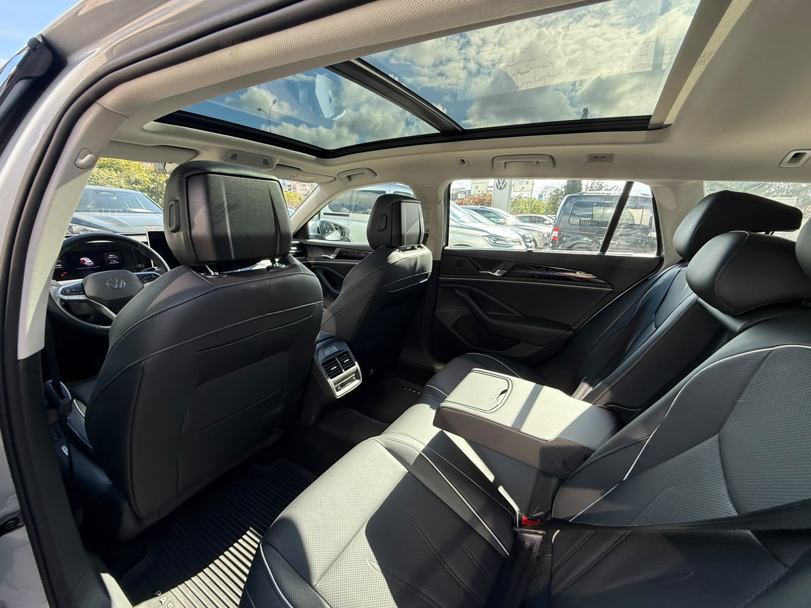EREL 2.EL'DEN 2025 VW PASSAT 1.5 P-HEV ELEGANCE BOYASIZ